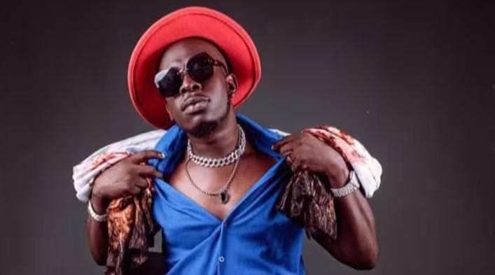 Les nouvelles ne sont pas bonnes pour le chanteur