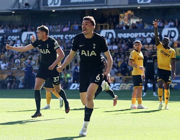 Tottenham s&rsquo;impose enfin mais toujours dans la zone de relégation