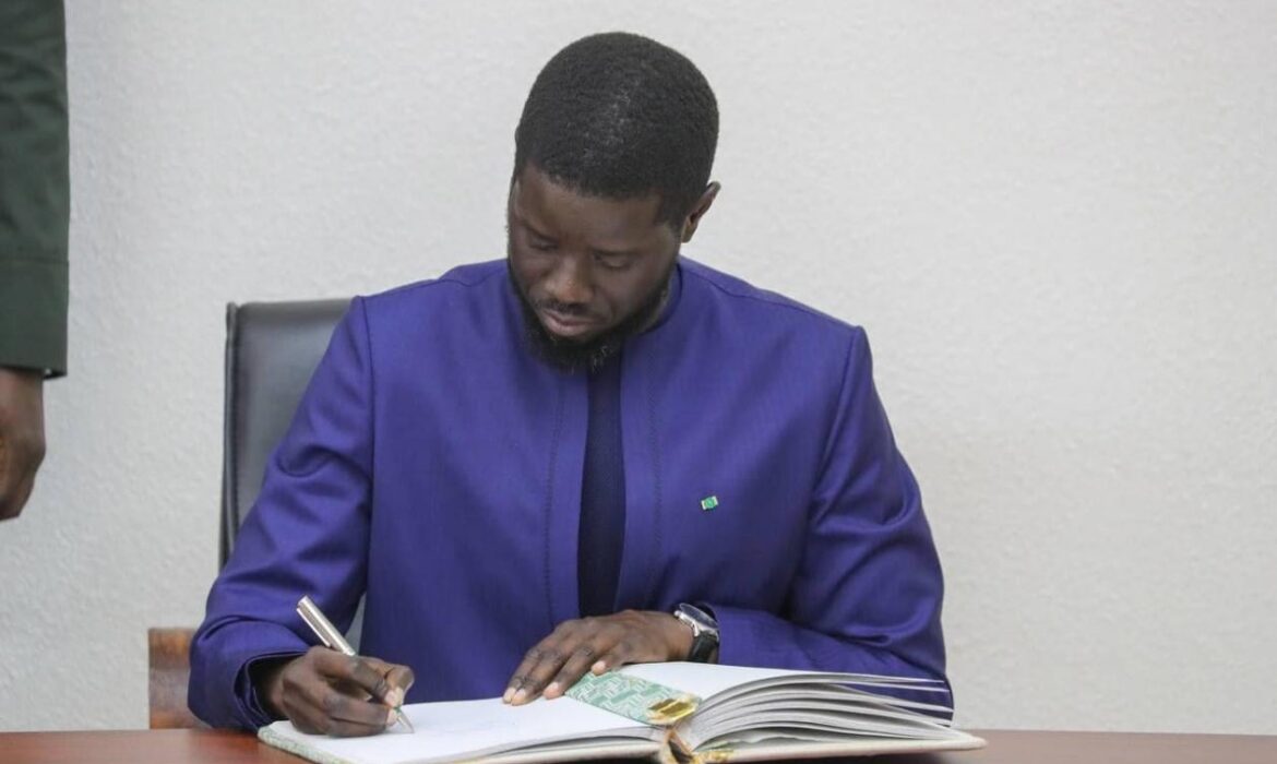 Un Journaliste intègre l&rsquo;équipe de Bassirou Diomaye Faye