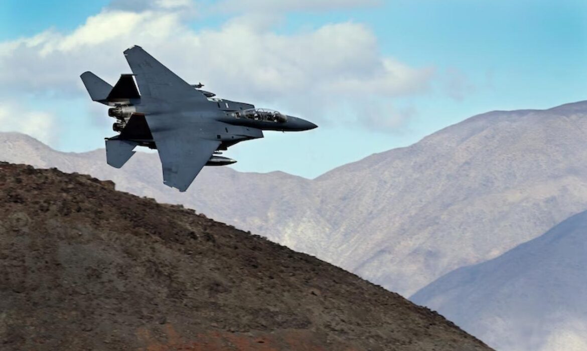 Deux avions de combat américains abattus par l&rsquo;Iran, un pilote activement recherché