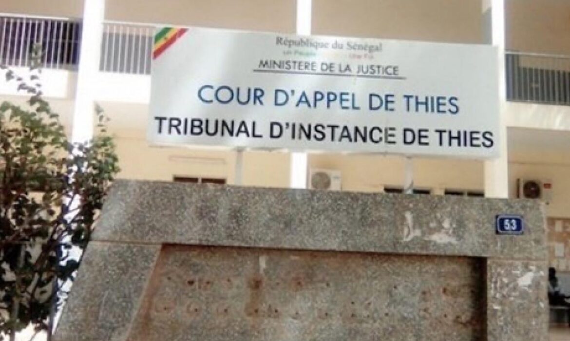 déguisé en femme sur Facebook, il piégeait ses victimes pour les faire chanter