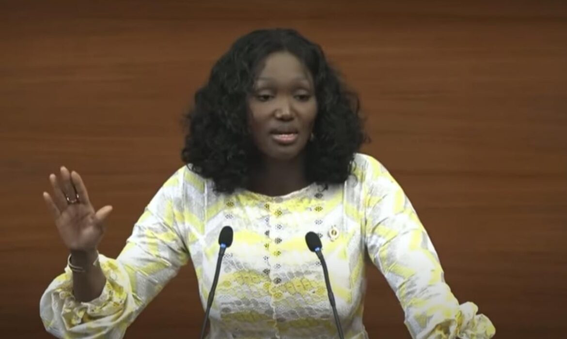 Anta Babacar Ngom demande à Diomaye Faye de dissoudre le Parlement