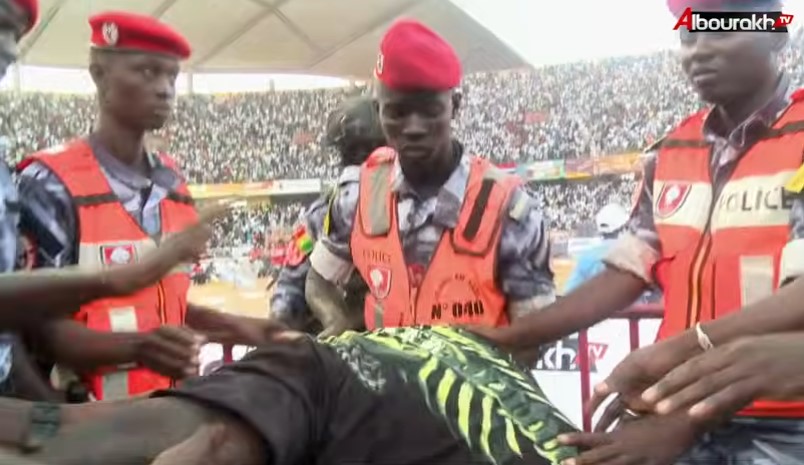 Les tristes larmes de Franc après la défaite de Modou Lo (vidéo)