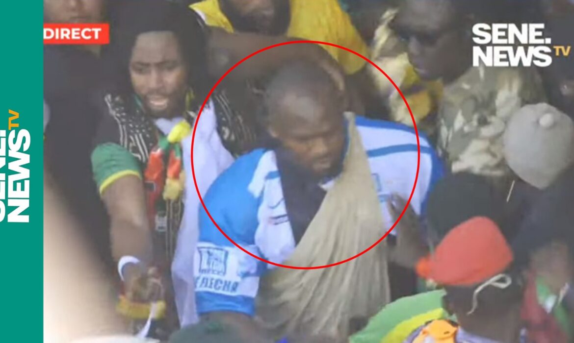 Les premières images de Modou Lo en route vers l&rsquo;Arène nationale (Vidéo)