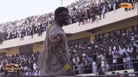 Liss Ndiago enflamme l’arène avec un “Touss” spectaculaire avant son choc contre Diop