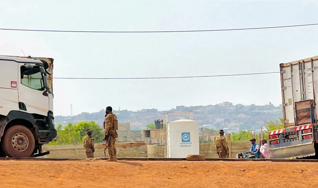l’enquête sur des soldats après les attaques de bases et le nombre de suspects identifiés