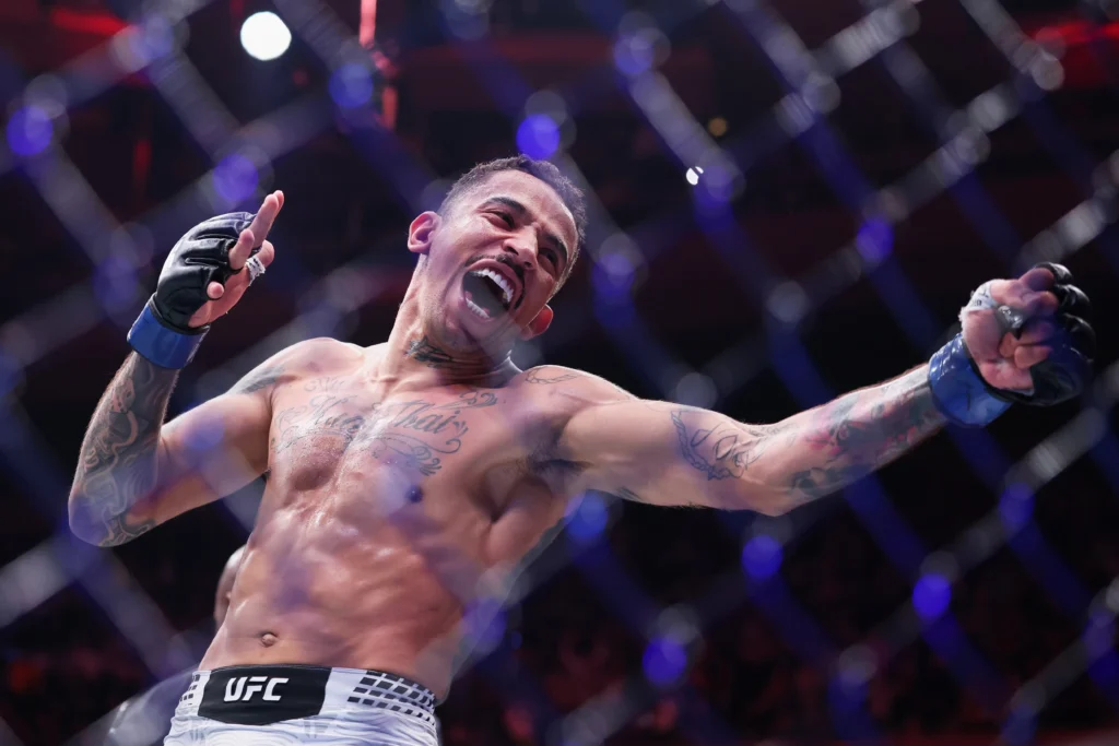 Carlos Prates stoppe Jack Della Maddalena après un total précis de knockdowns