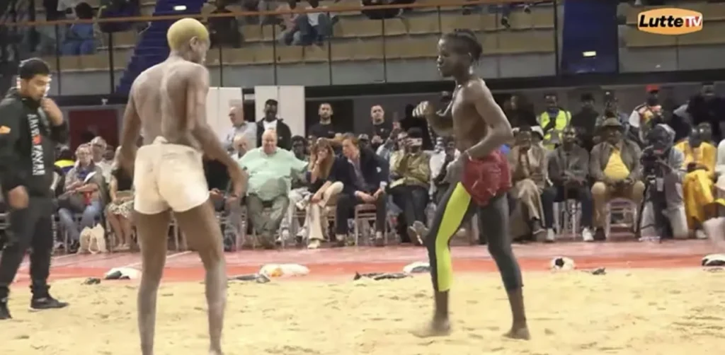 (Vidéo) Badou Sylla bat Mara à Paris dans une séquence qui a fait rire les internautes