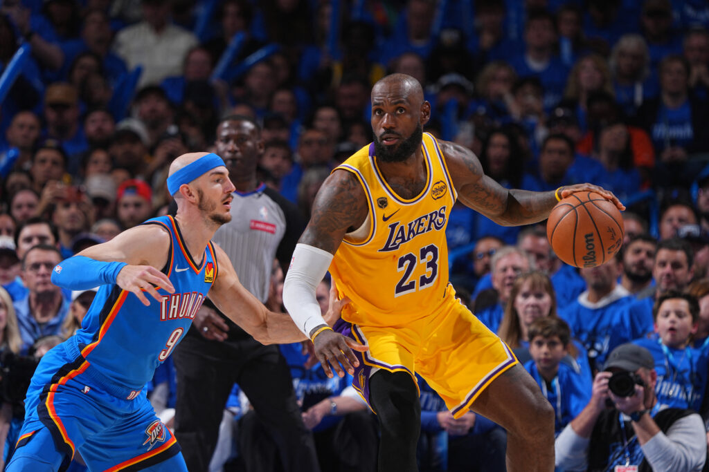 Holmgren frappe fort, Oklahoma City domine les Lakers 108-90