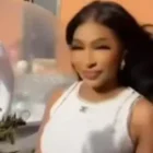 Une tenue de Viviane Chidid fait basculer l’anniversaire chez Zeyna Ndour