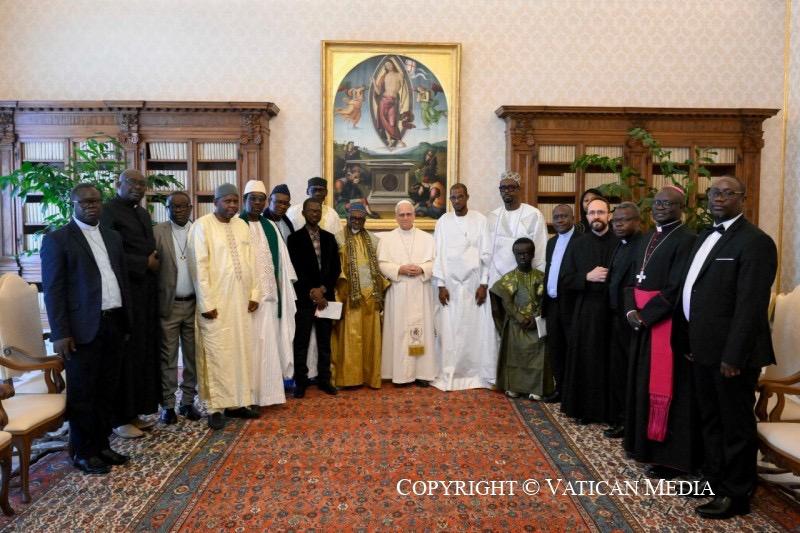 Au Vatican, un lion de 17 kilos accompagne l’hommage au « miracle sénégalais »