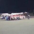 des militants chauffent déjà le stade Caroline Faye avant le meeting (vidéo)