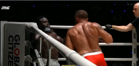 ONE Championship : Reug Reug mis KO par Anatoly Malykhin (Vidéo)