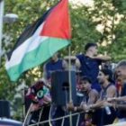 « c&rsquo;est son choix » déclare Flick à propos de Yamal brandissant un drapeau palestinien