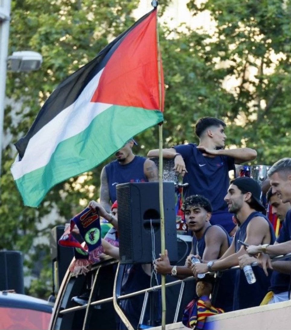 « c’est son choix » déclare Flick à propos de Yamal brandissant un drapeau palestinien