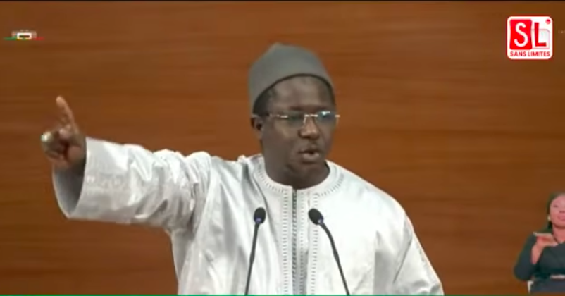 Cheikh Bara Ndiaye fait rire El Malick & avertit Diomaye « Sou promulgué woul loi borom Ndél Bi Défko » (vidéo)