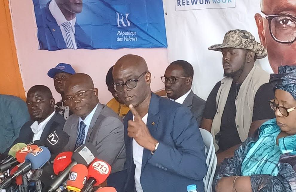 Les non-inscrits freinent, Thierno Alassane Sall accélère en solo