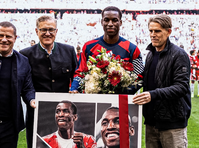Le Bayern Munich rend hommage à Nicolas Jackson (photos)