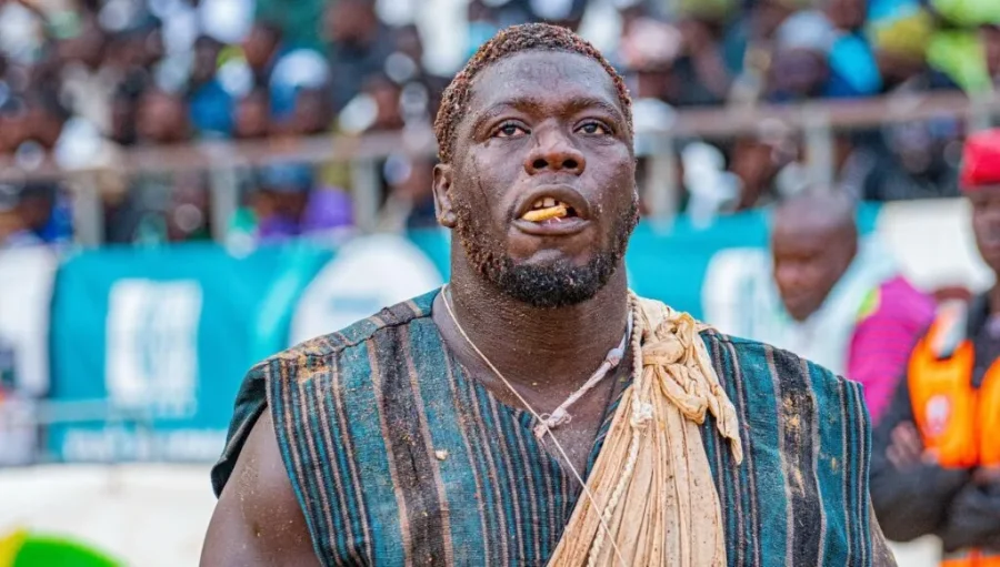 FRANC DÉFIE LES FRÈRES SAKHO