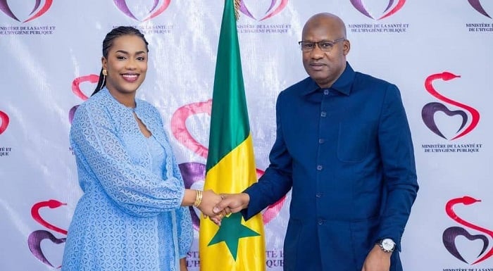 La Première dame Absa Faye et le ministère unissent leurs efforts pour accélérer la couverture sanitaire universelle
