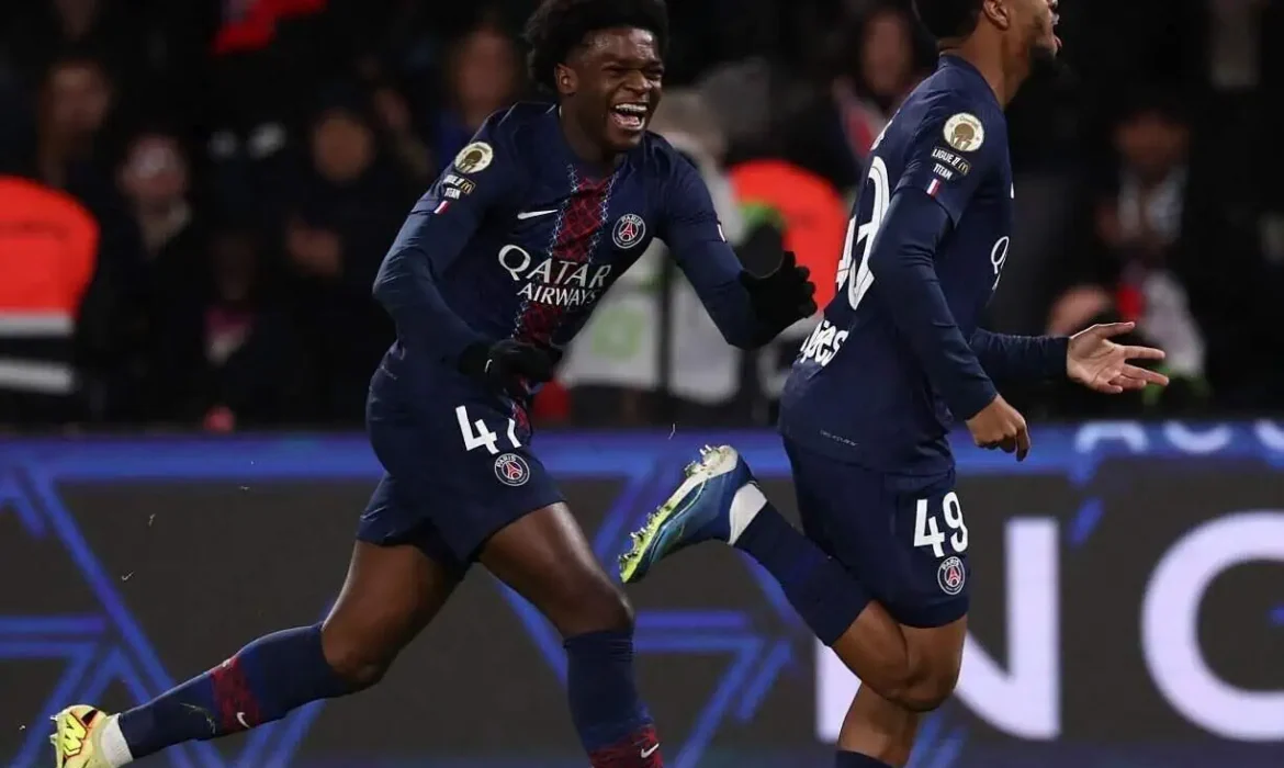 Ibrahim Mbaye signe un golazo contre Lens et offre le titre au PSG ( vidéo)