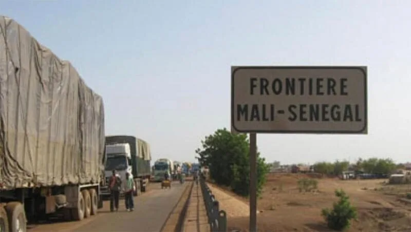 Des chauffeurs sénégalais piégés, 11 camions brûlés, l’enfer de l’axe Dakar-Bamako