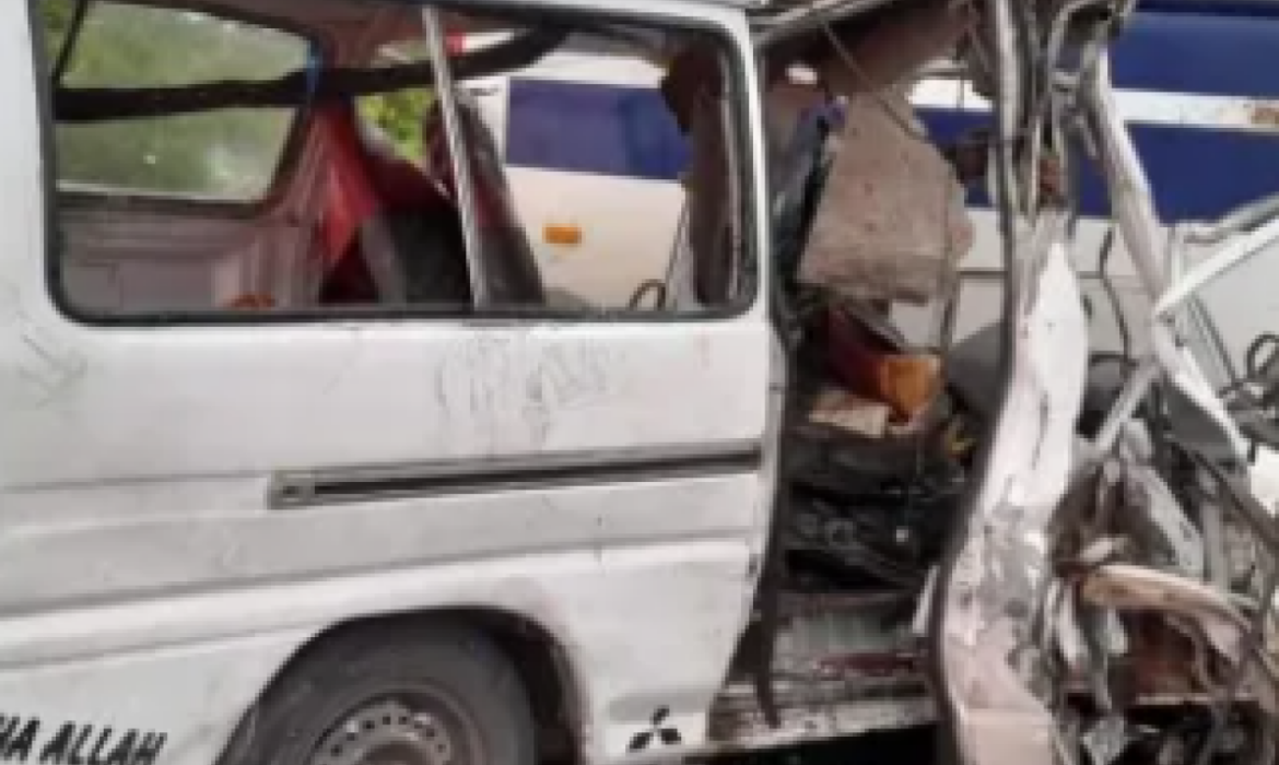 Deux morts et plusieurs blessés dans une violente collision