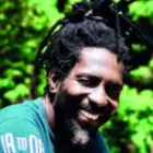 Anaké dévoile la date de sortie de son premier album « Bukut » et le single « Bad Plan »