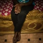 un père livre sa fille de 15 ans aux gendarmes pour abandon de nourrisson