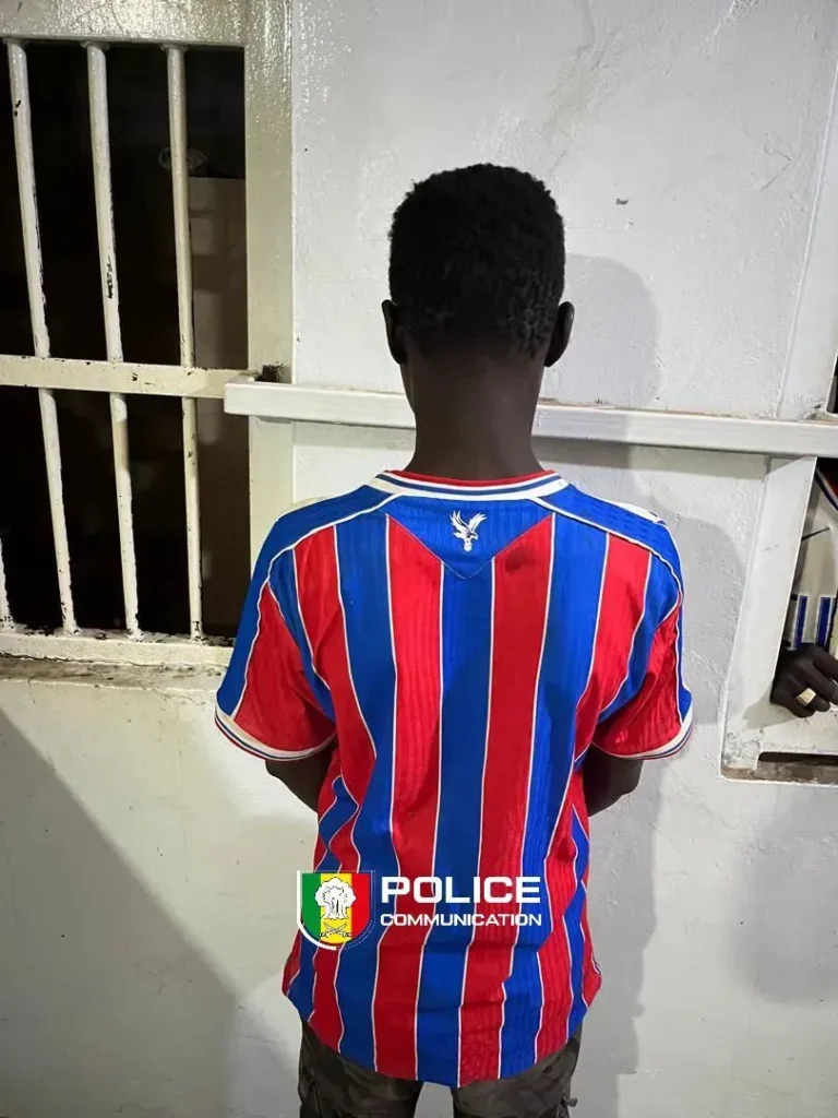 un vendeur de chaussures tue son acolyte à l’arme blanche