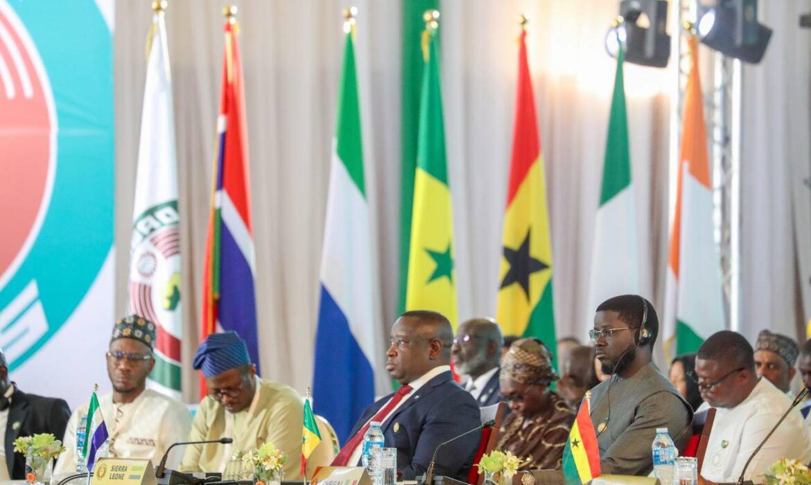 Bassirou Diomaye Faye pourrait succéder à Julius Maada Bio à la tête de la CEDEAO